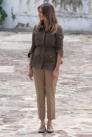 Melania Trump en el castillo de Cape Coast, en Ghana, en su gira por...