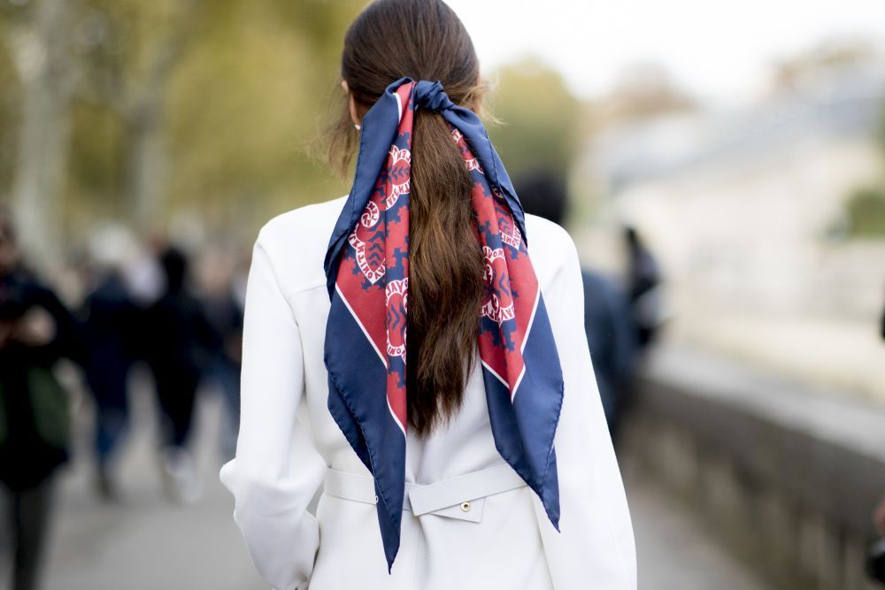 En los looks de street style de Paris Fashion Week, hemos visto...