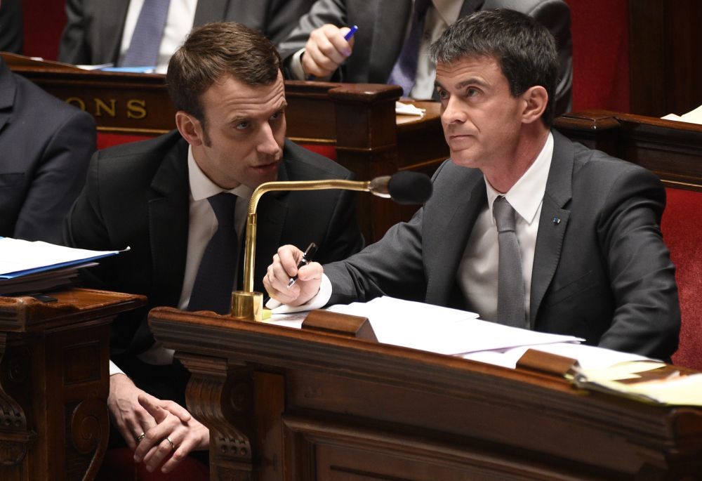 Manuel Valls, primer ministro de Francia, en 2015 junto a Emmanuel...