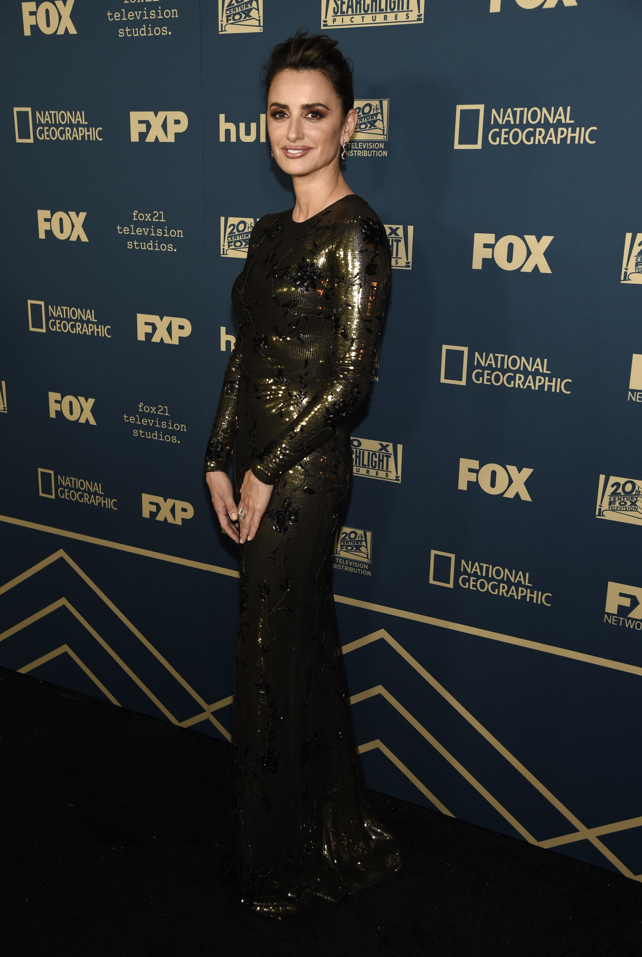 Penélope Curz vestida de Ralph Lauren en la fiesta posterior de los Globos de Oro 2019.