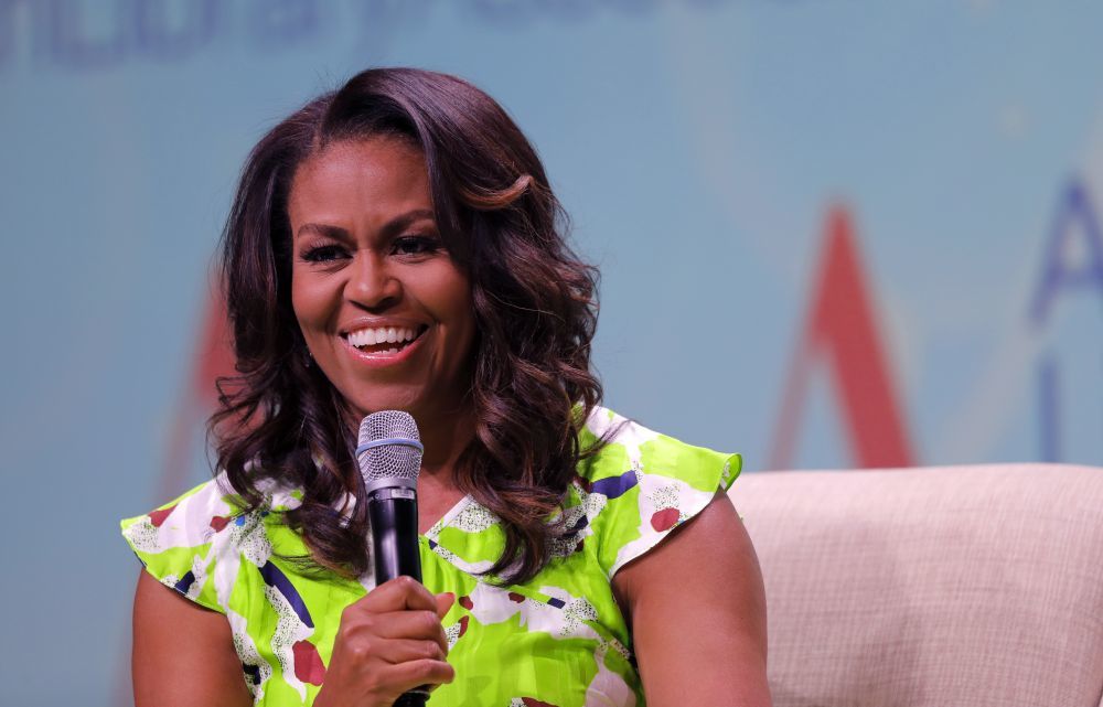 La vitamina C, la vitamina A, el colágeno y los buenos hábitos de alimentación y estilo de vida se han convertido en pilares fundamentales para presumir de buena cara para la ex primera dama Michelle Obama.
