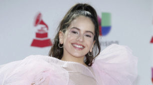 Rosala actuar en los Goya 2019.