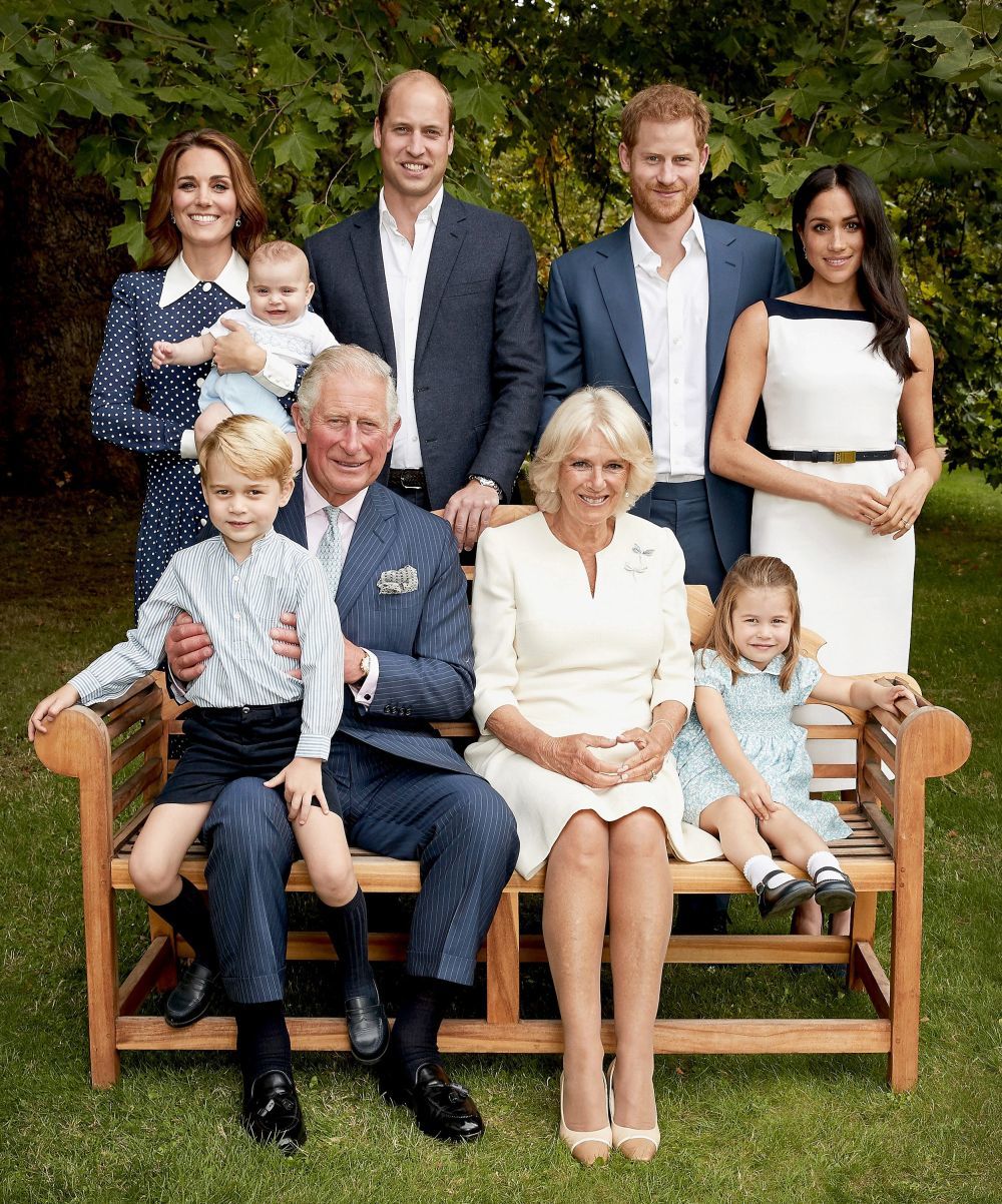 La familia real británica posa con motivo del cumpleaños del príncipe Carlos.