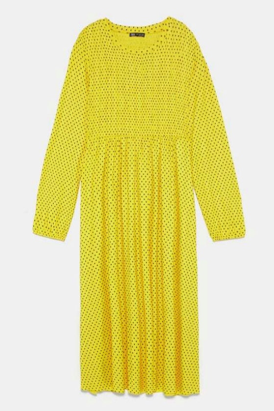 Vestido amarillo de lunares de Zara (25,95¤)