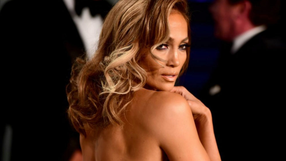 Jennifer Lopez presume de una piel luminosa y dorada increble y...