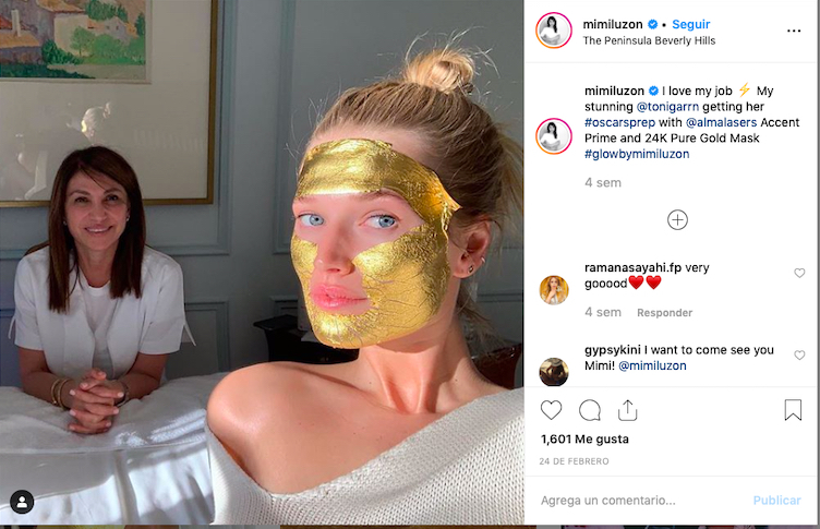 Mimi Luzon posa con la modelo Tony Garn, fan de su Golden Mask