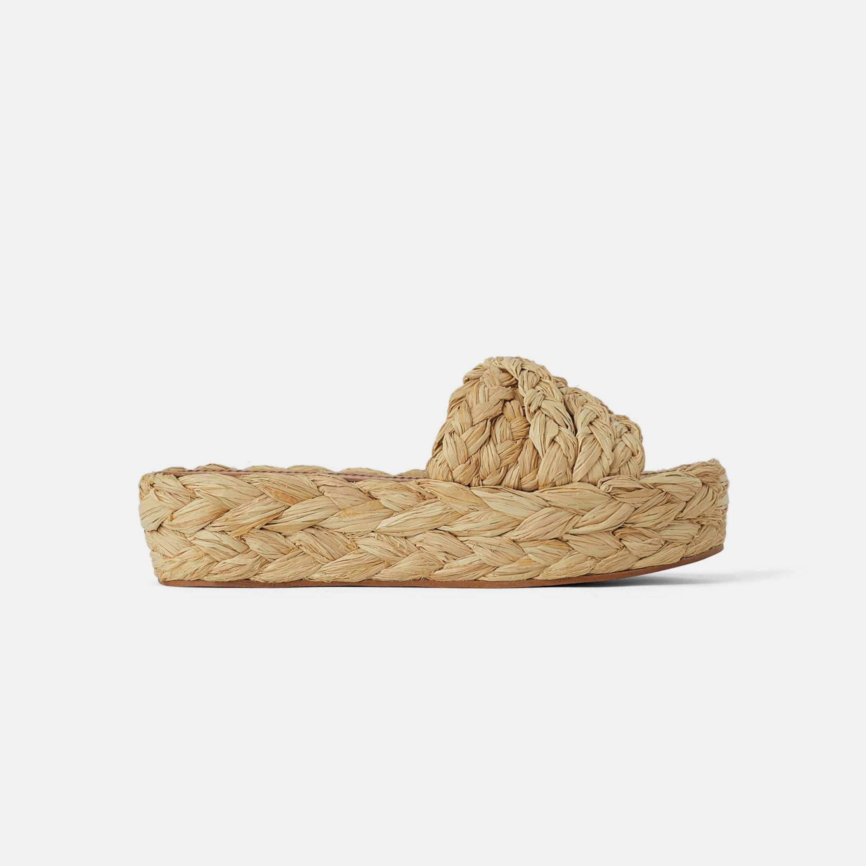 Sandalias de plataforma de rafia de Zara (39,95)