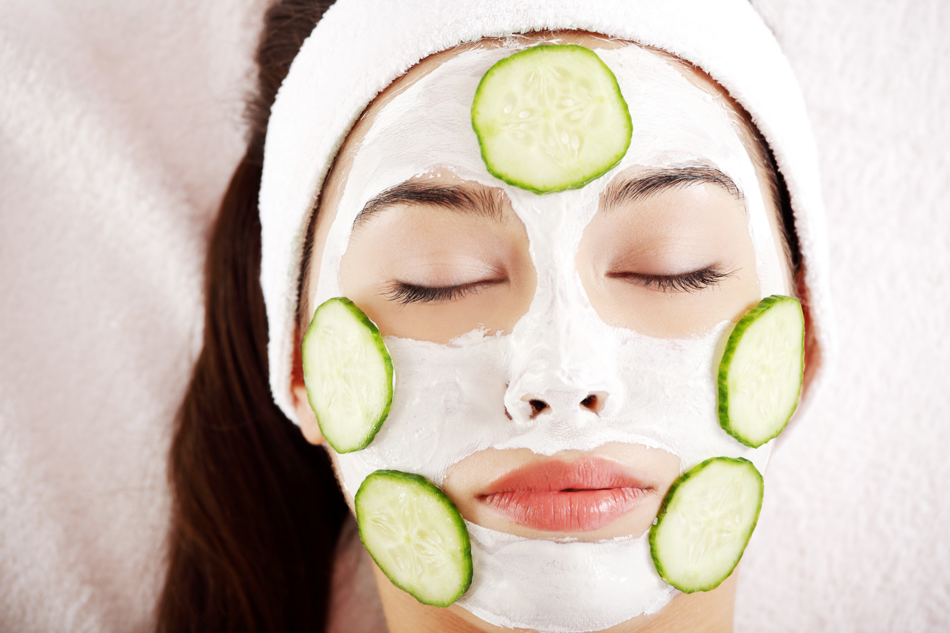 Las mascarillas caseras pueden ser una buena solución y barata para tu piel, siempre que elijas los ingredientes más seguros.