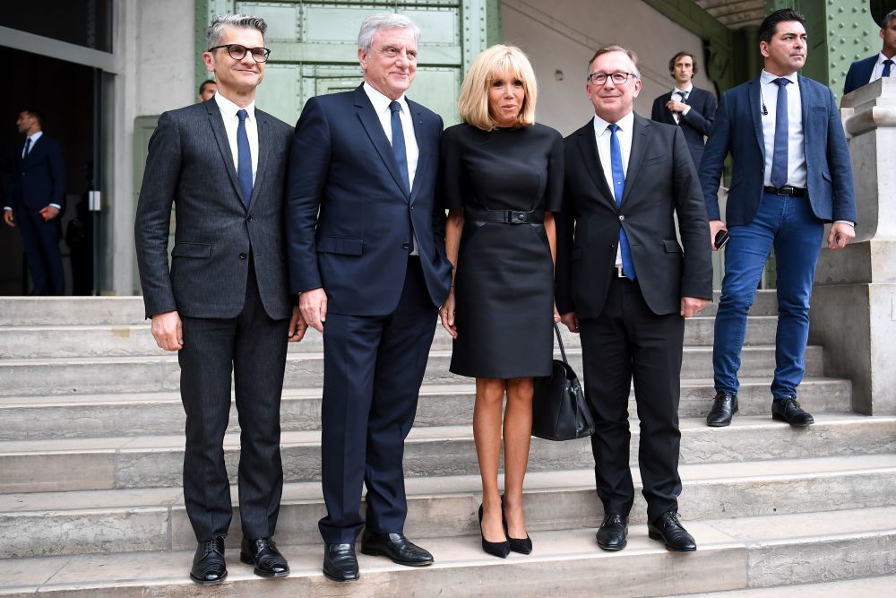 Serge Brunschwig, CEO de Fendi;  Sydney Toledano, CEO del grupo LVMH;  Brigitte Macron y Bruno Pavlovsky, presidente de Chanel.