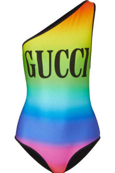 Traje de bao de escote asimtrico con estampado 'tye dye' de Gucci (c.p.v)