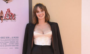 Maya Hawke en la premiere de <em>�rase una vez en...