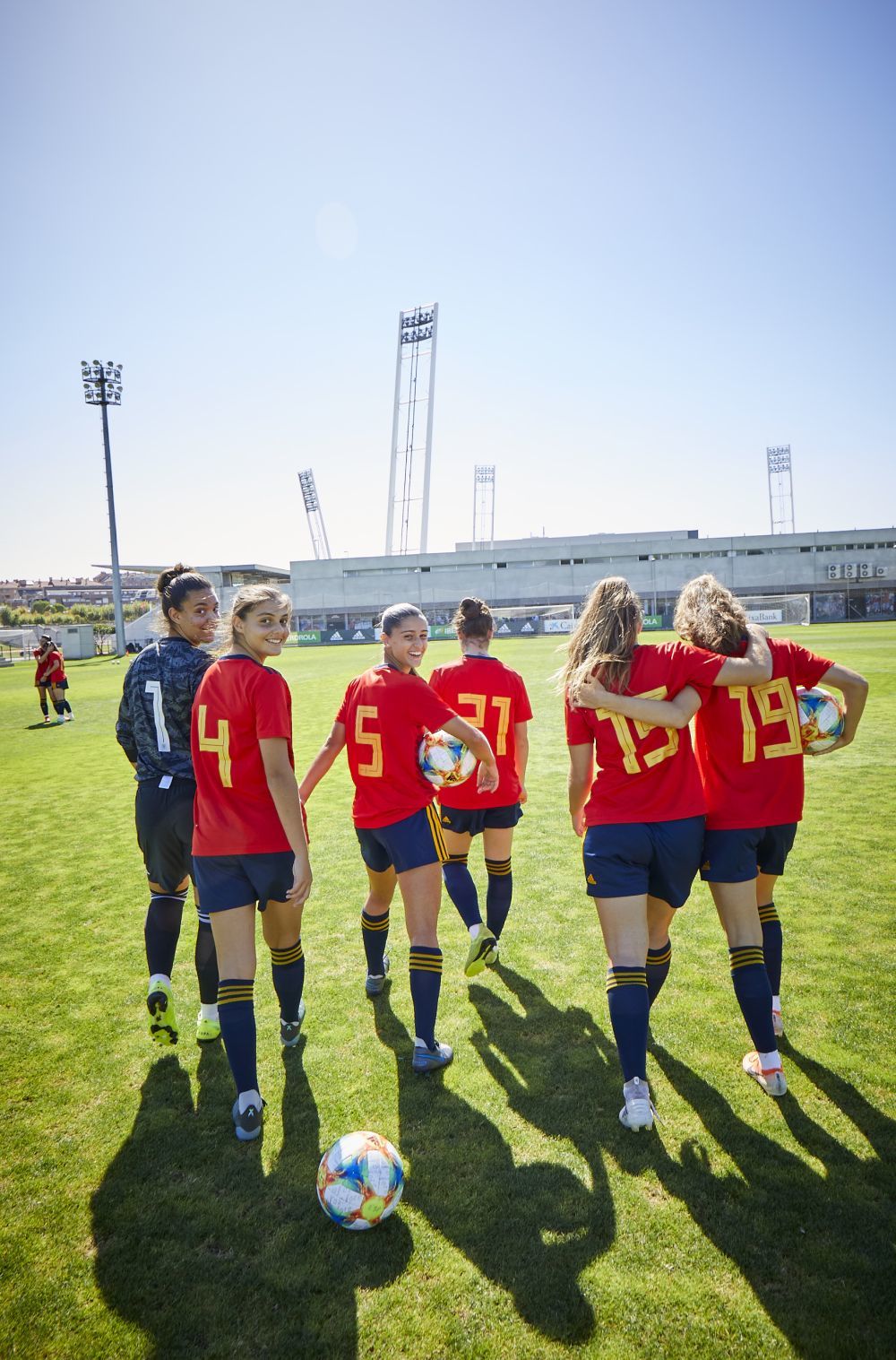Las jugadoras de la selección española Sub-17 de fútbol femenino ganadoras del Premio TELVA al Deporte 2019.
