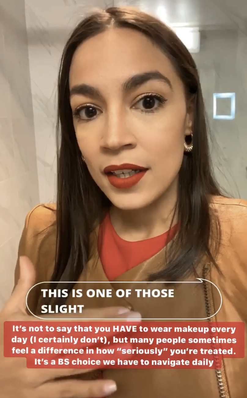 Alexandria Ocasio-Cortez comparte en Instagram su rutina de maquillaje diaria
