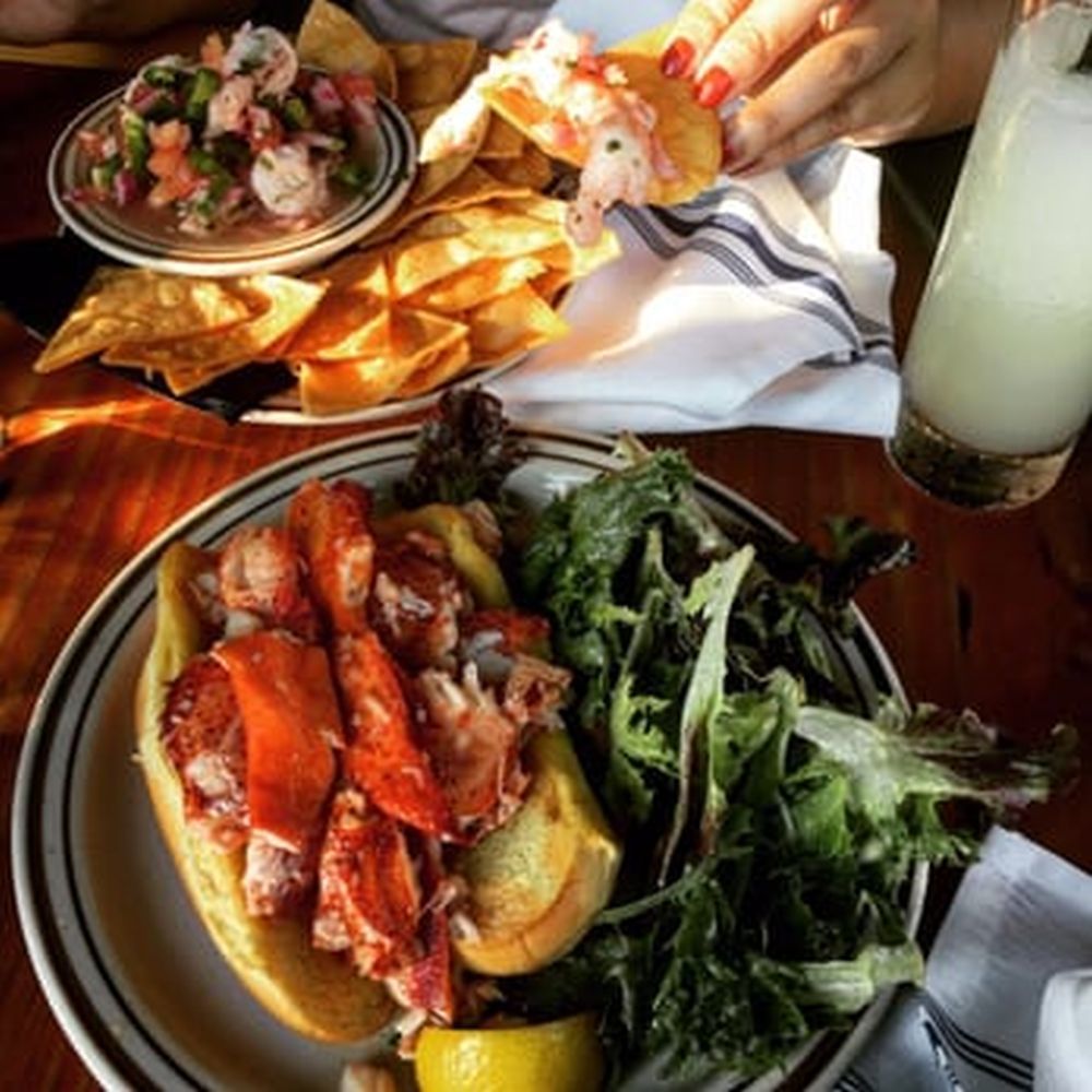 Sea Wolf es el lugar de moda en Brooklyn: no te pierdas su lobster roll (bocadillo de langosta), su plato más célebre.