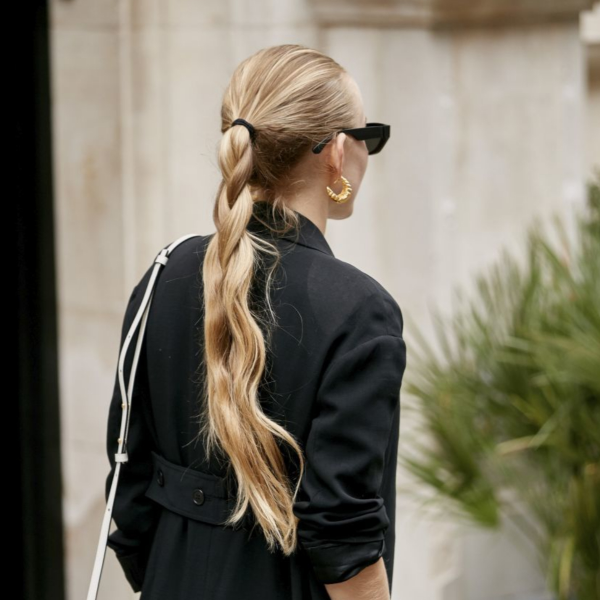 El peinado fácil para invitadas que también se puede llevar a diario   Vogue España