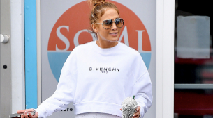 Jennifer Lopez hace mucho ejercicio fsico y cuida especialmente su...