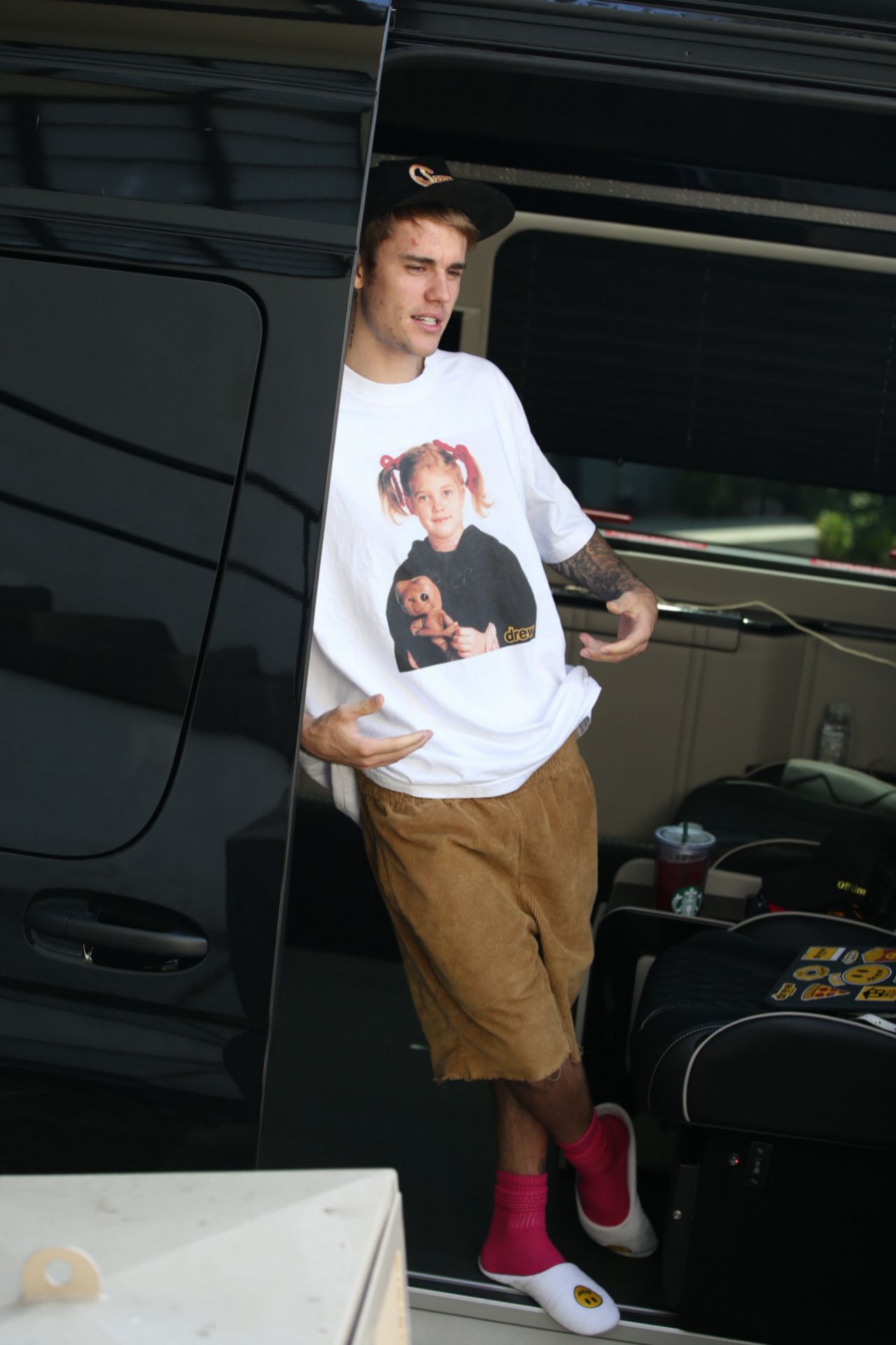 Justin Bieber con la camiseta de Drew Barrymore en E. T