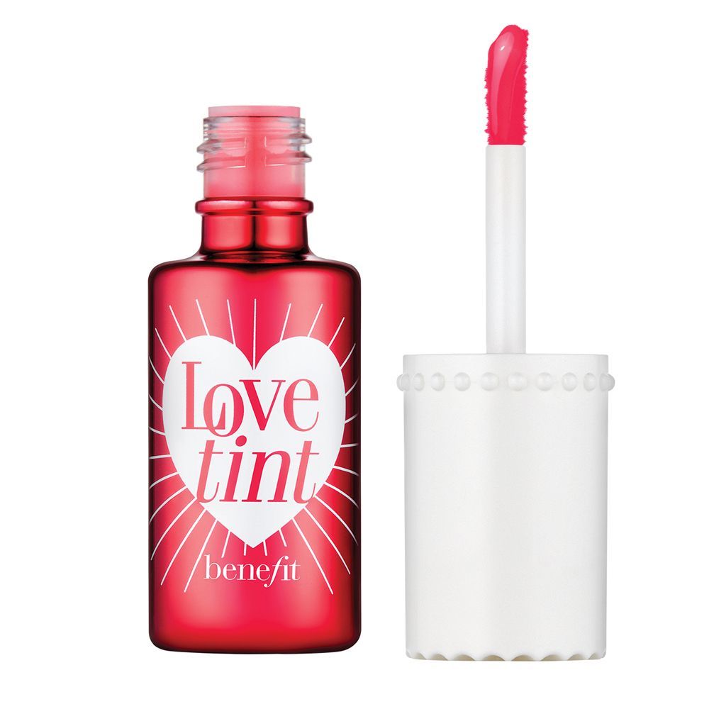 Love tint de Benefit (19,50 euros). Un tinte para labios y mejillas que dura horas. A la venta en Sephora y sephora.es