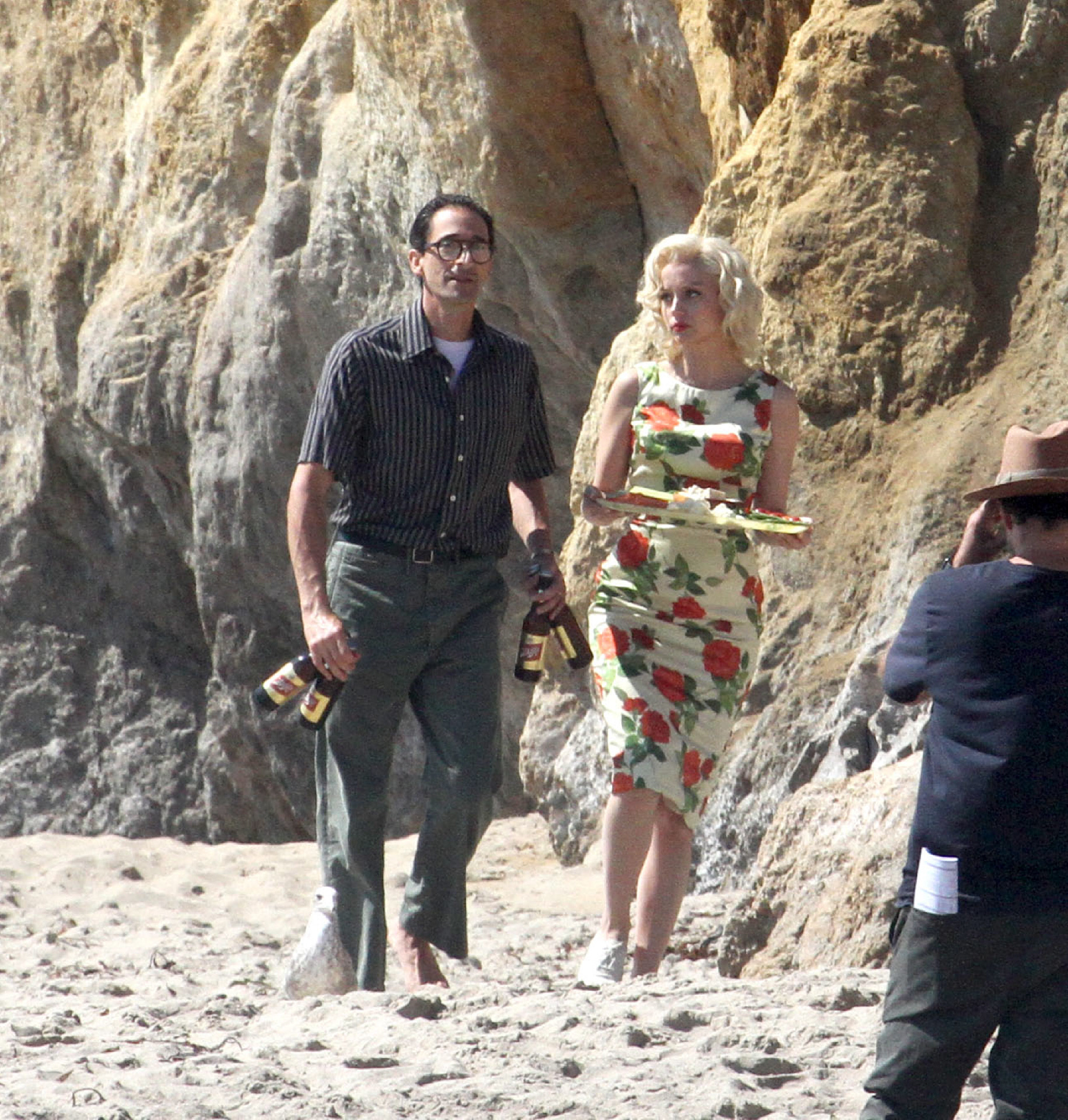 Adrien Brody y Ana de Armas rodando "Blonde" en las playas de Malibú.