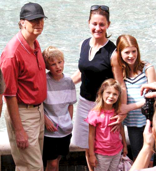 Bill y Melinda Gates con sus tres hijos, Jennifer, Rory y Phoebe, en una de las escasas fotos públicas de la familia.