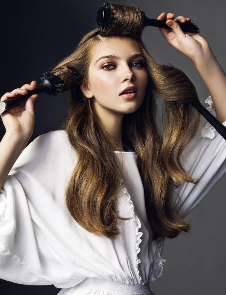 Cualquier persona de pelo fino y encrespado debe tener en su radar el Golden Spa Brush de Balmain Paris Hair Couture.
