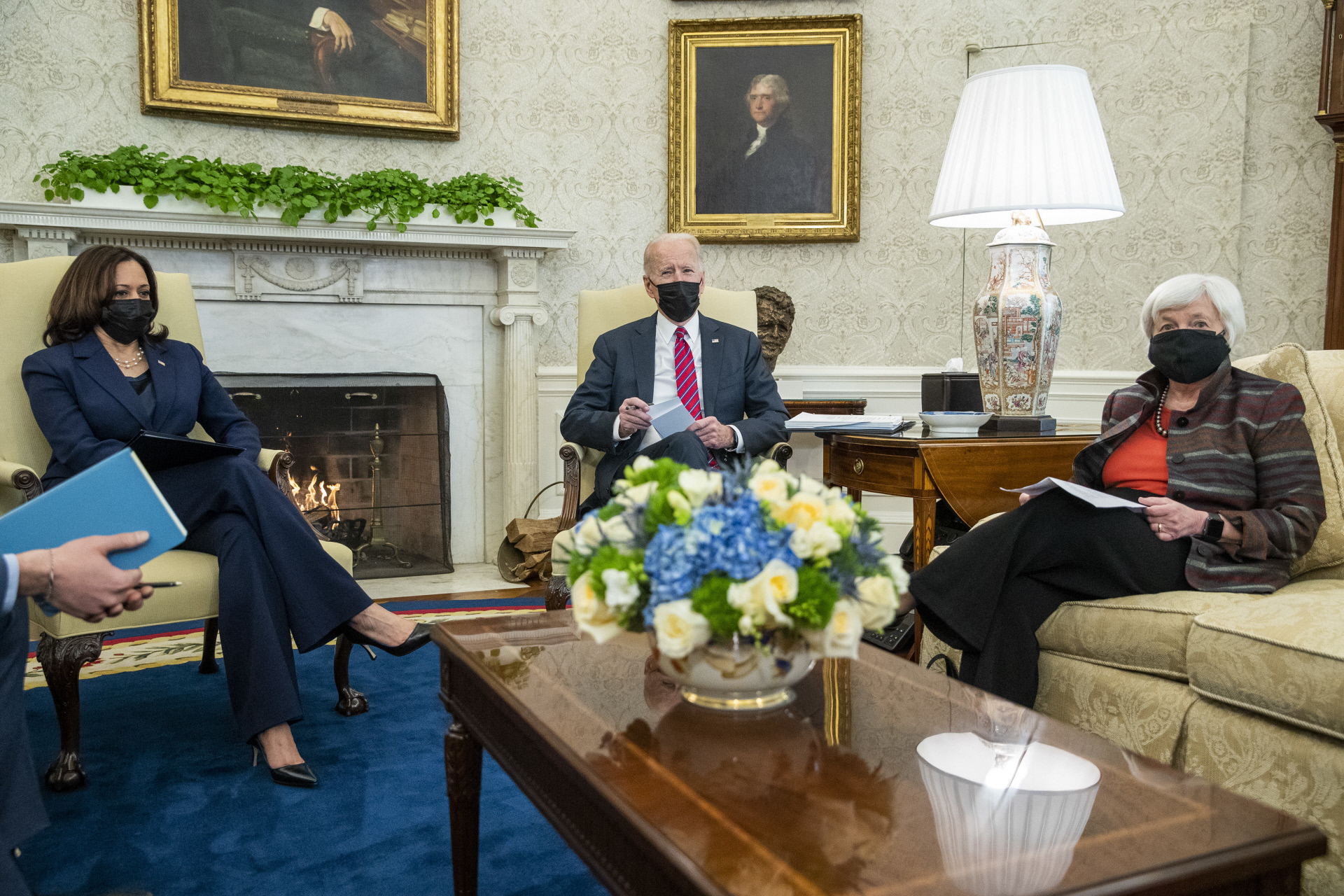 Kamala Harris y Joe Biden en una reunión.