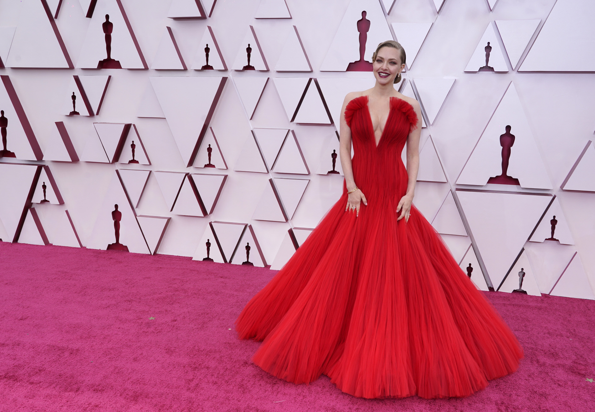Amanda Seyfried | Premios Oscar 2021: Todos los looks de la alfombra ...