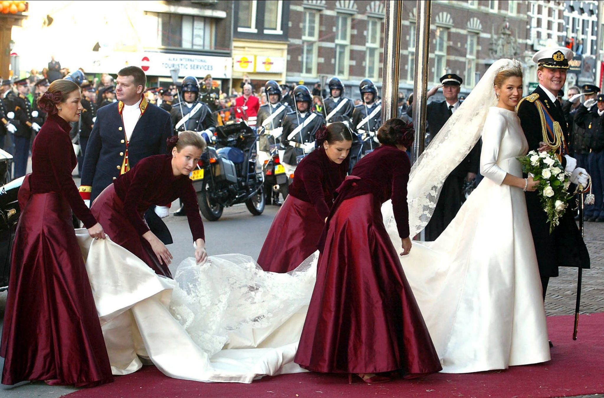 Máxima el día de su boda vestida de Valentino.