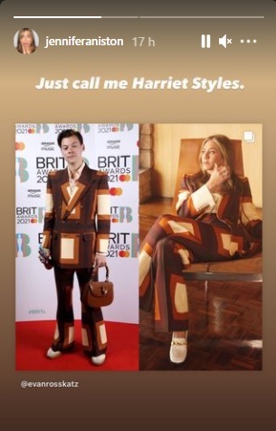 El story compartido por Jennifer Aniston en el que se compara con Harry Styles.