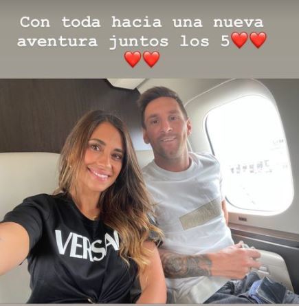 Leo Messi y Antonella Roccuzzo de camino a París