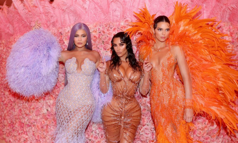 Kylie Jenner, Kim Kardashian West y Kendall Jenner en la Gala MET 2019.