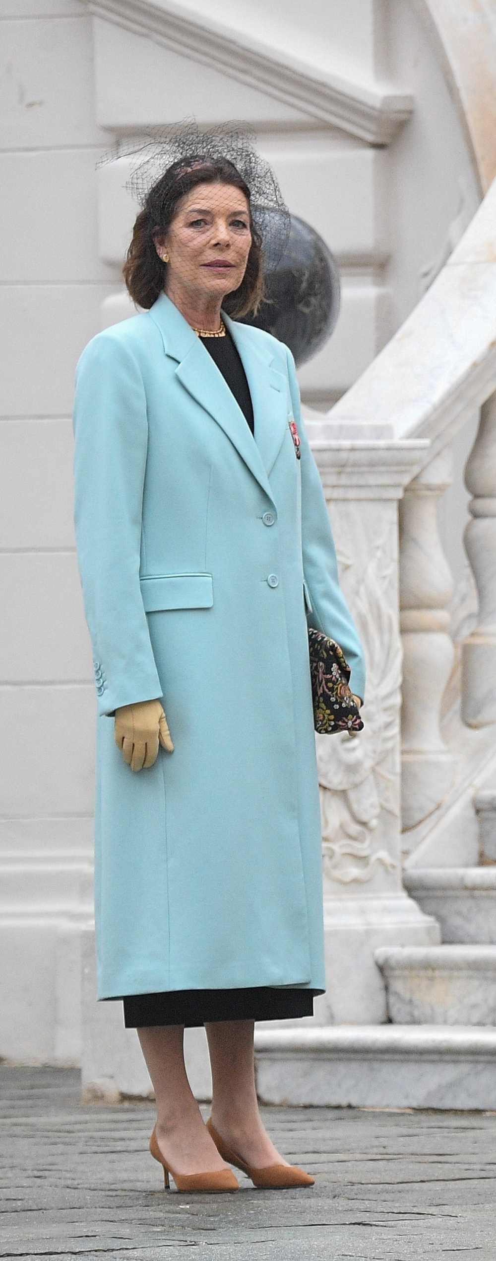 Carolina de Mónaco con abrigo azul.