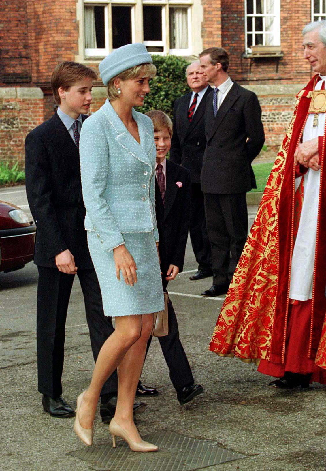 Lady Di en la confirmación de su hijo el príncipe Guillermo.
