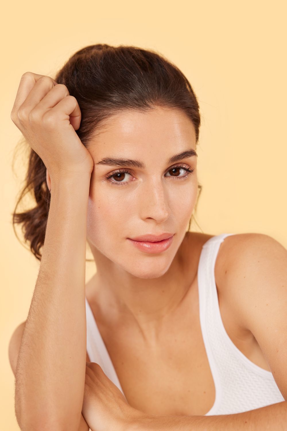 Limpia, hidrata e ilumina tu piel con el nuevo aceite limpiador facial Essential Cleansing.