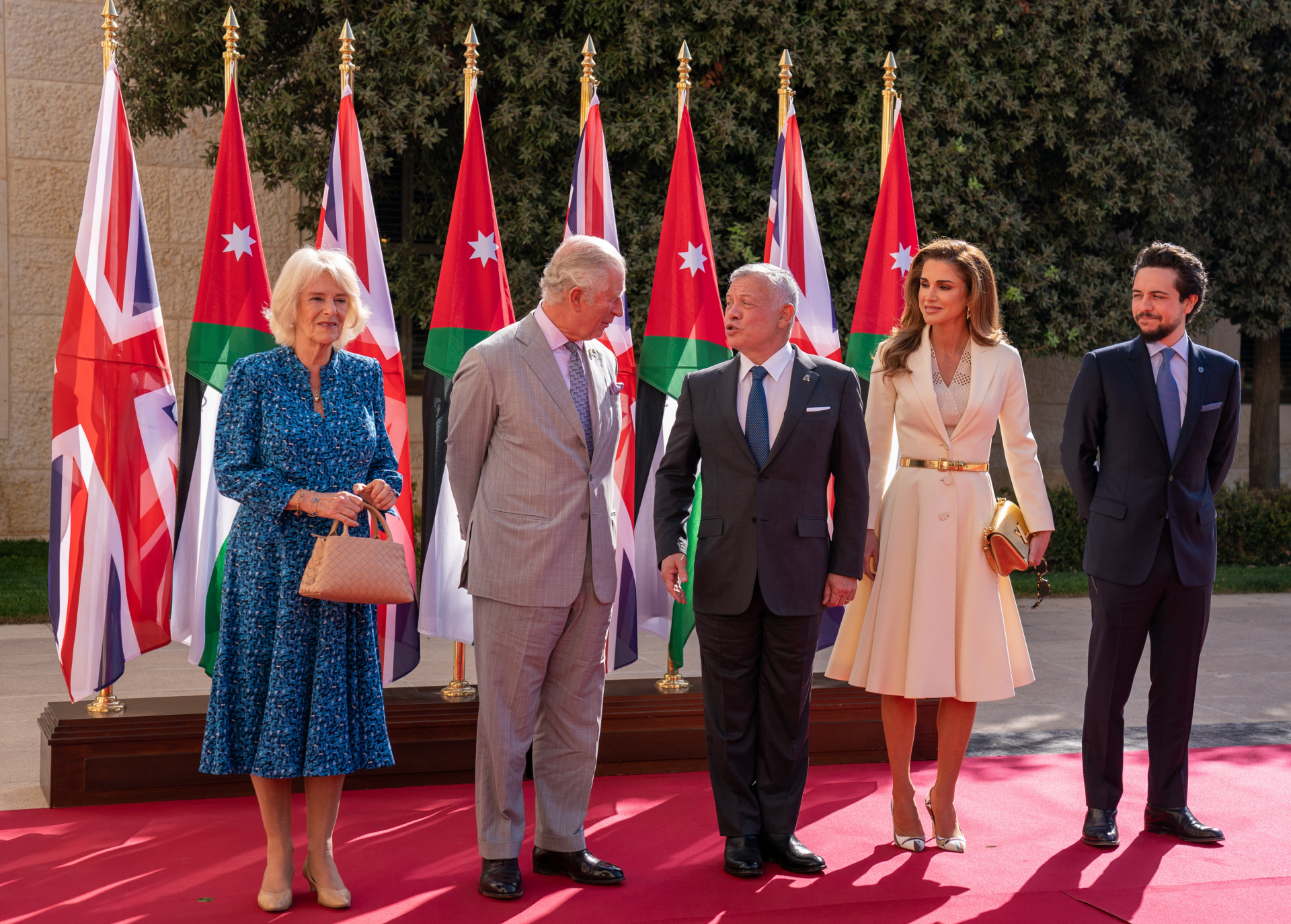 El príncipe Carlos y Camila visitan Jordania.
