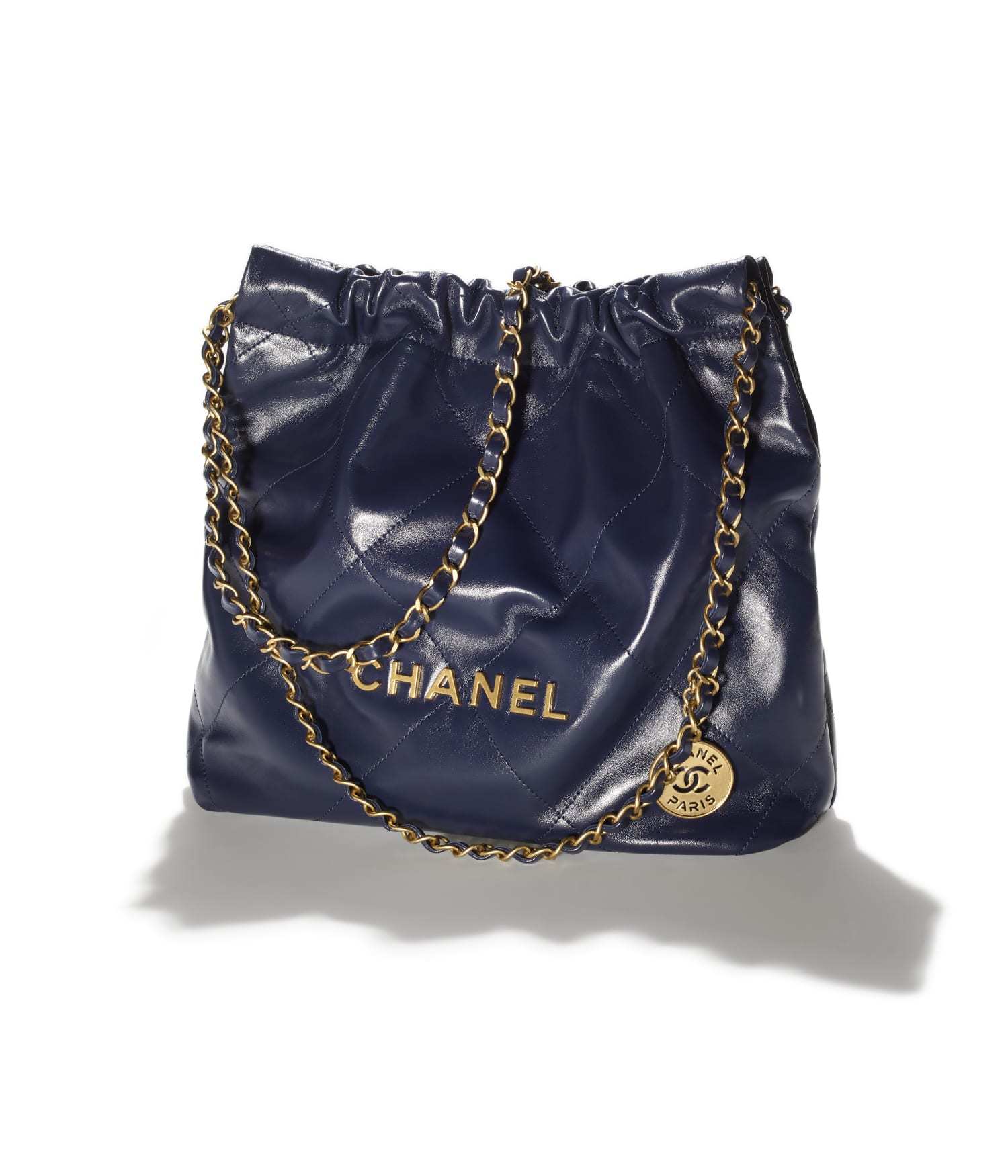 Bolso Chanel 22, de Chanel.