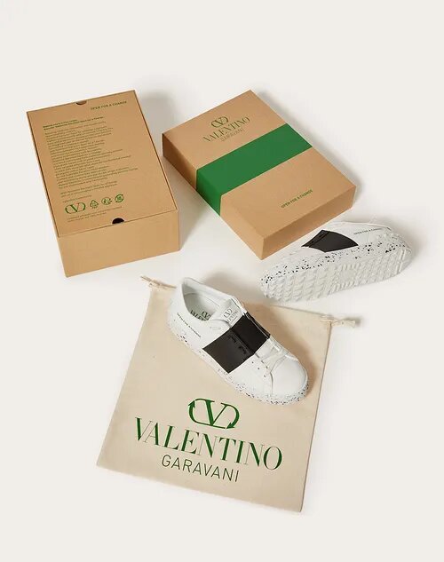 Packaging reciclado de las nuevas sneakers sostenibles de Valentino