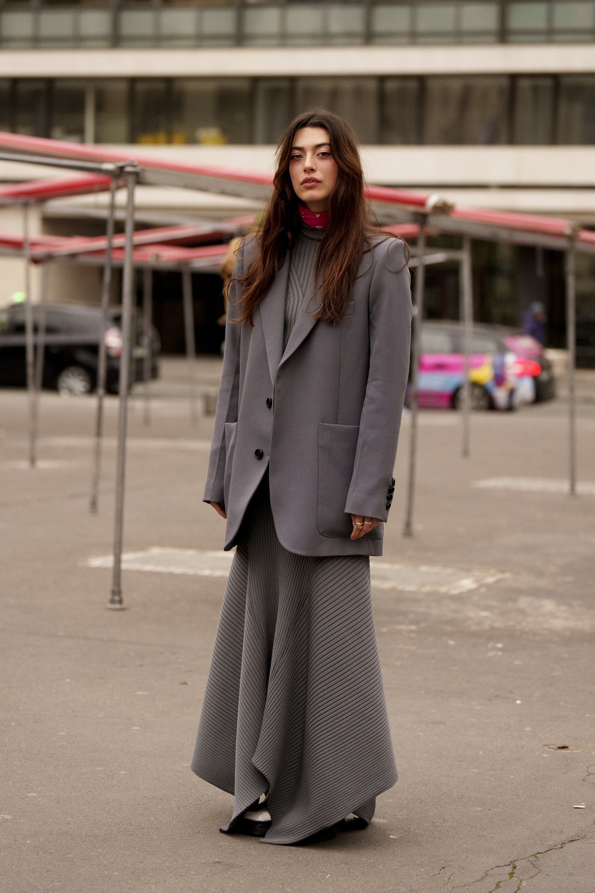 Vestido de punto en el street sytle de París.