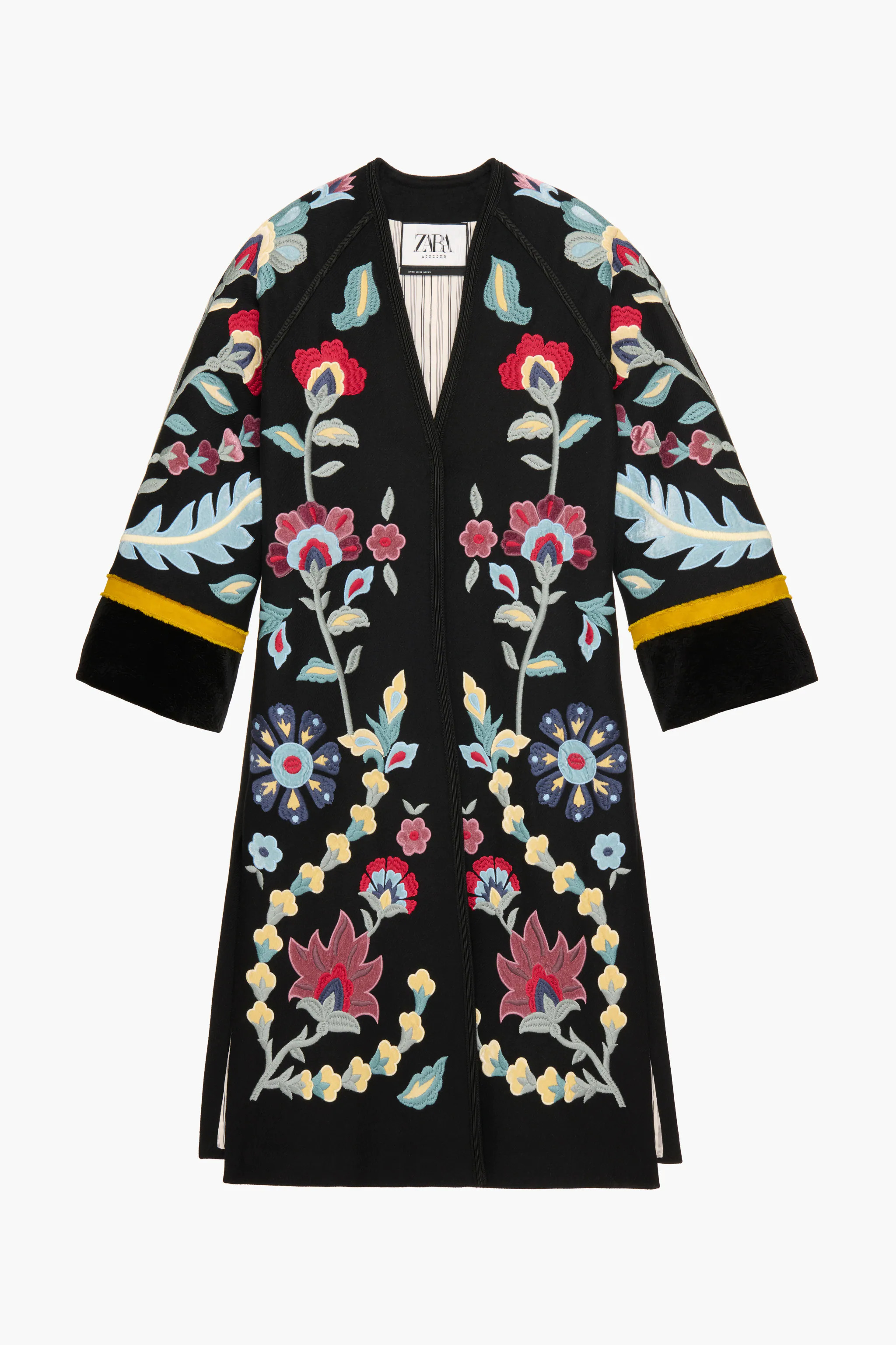 Abrigo kimono, de Zara Atelier.