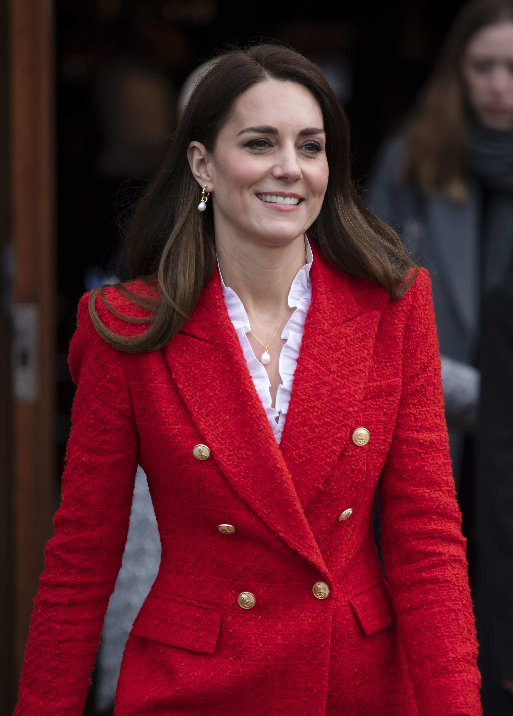 Kate Middleton repite su chaqueta roja de Zara.