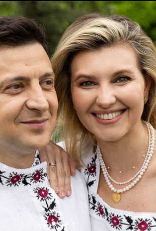 Olena Zelenska con su marido, el presidente de Ucrania
