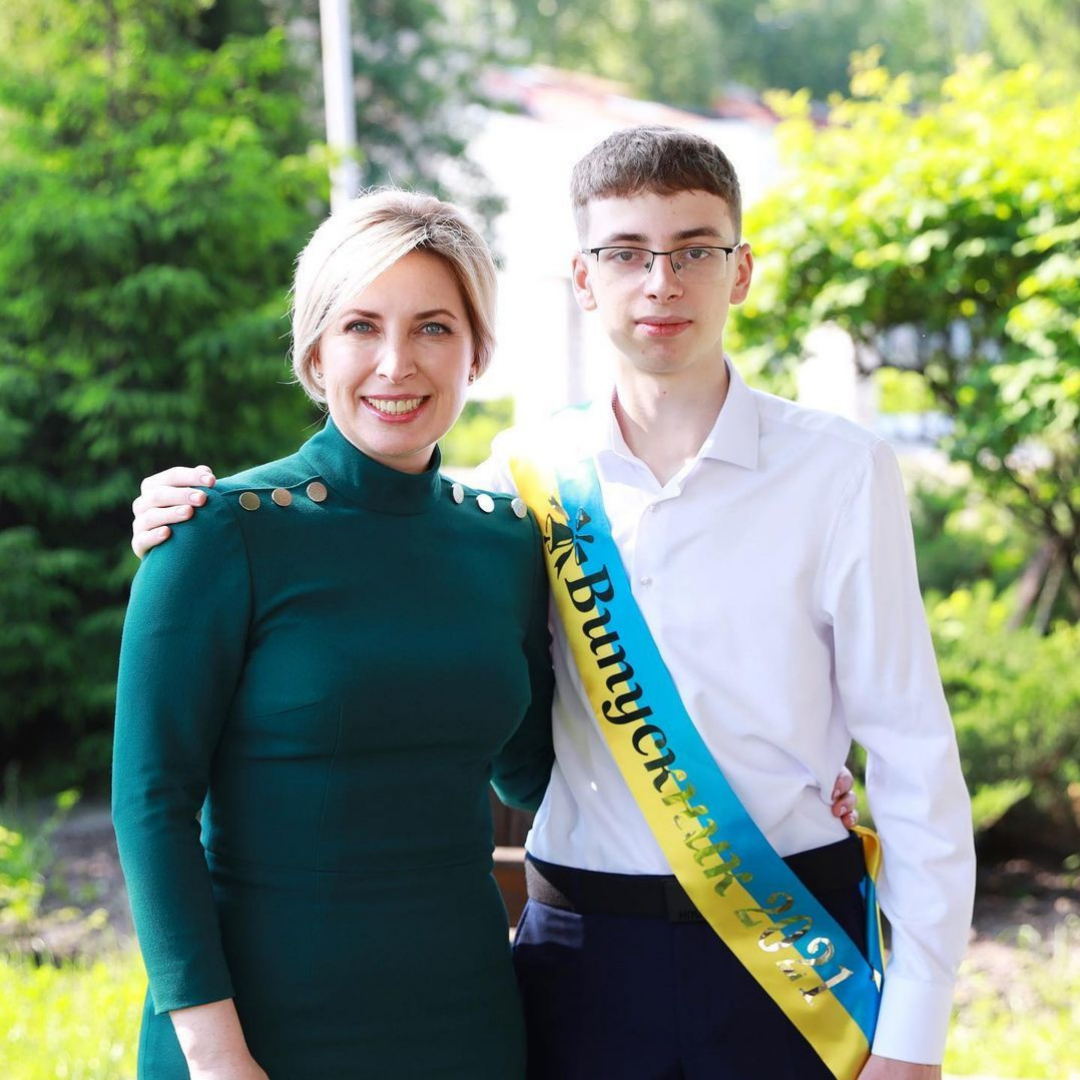 Iryna Vereshchuk el día de la graduación de su hijo