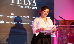Olga Ruiz, directora de TELVA, presentando los Premios TELVA Belleza...