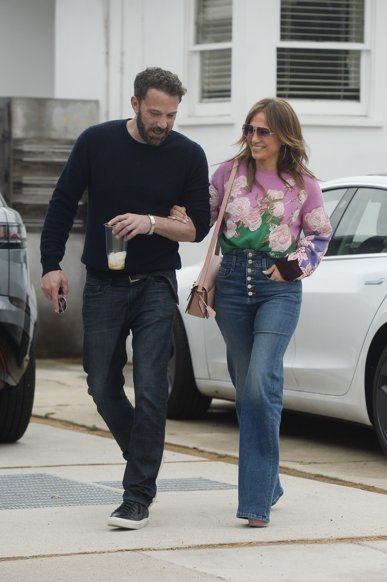 Jennifer Lopez y Ben Affleck paseando por Los Ángeles