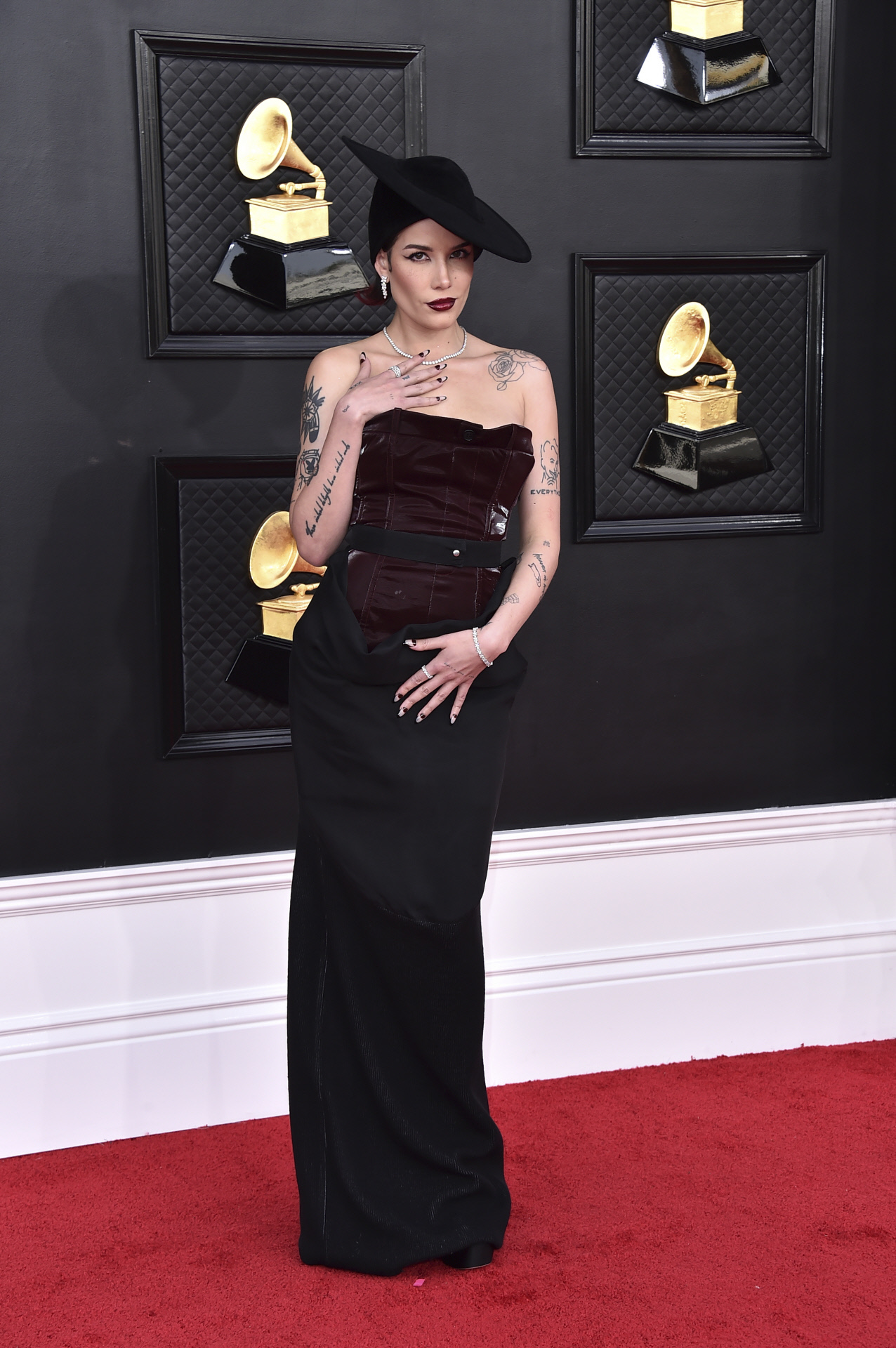 Halsey vestida de Pressiat en Los Grammys