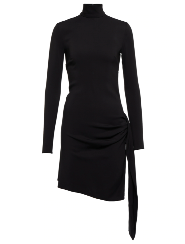 Vestido negro con manga larga y cuello alto, de Dolce & Gabbana.