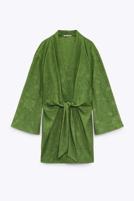 Vestido verde de Zara.