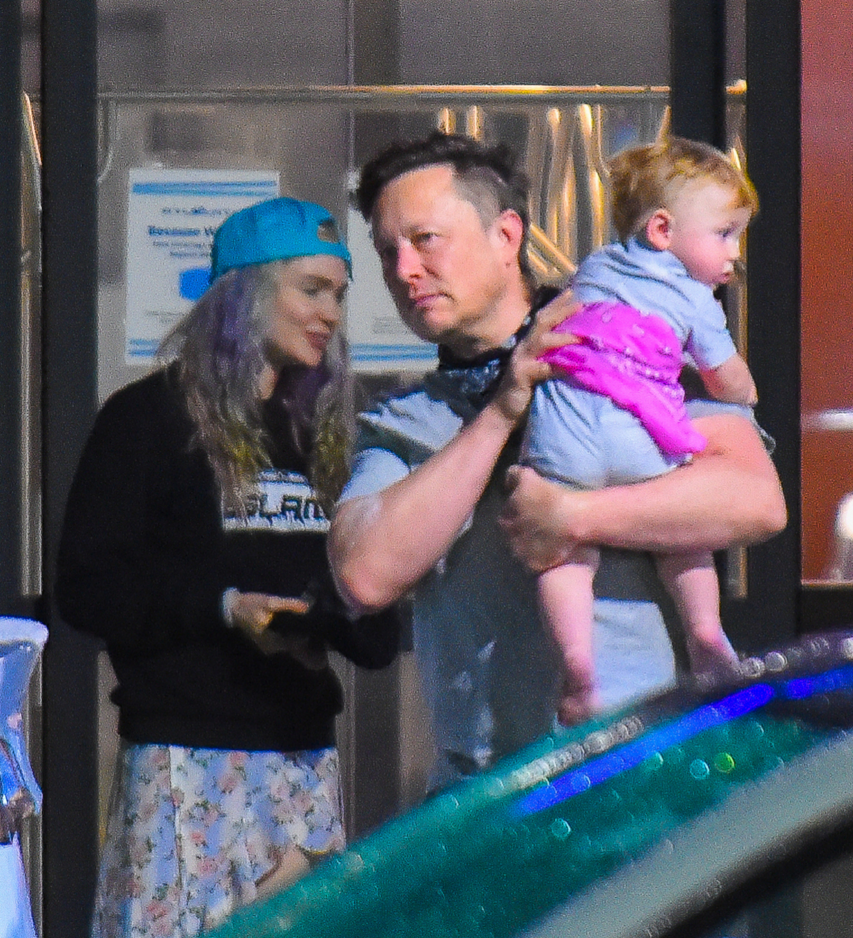 Musk y Grimes con su hijo X.