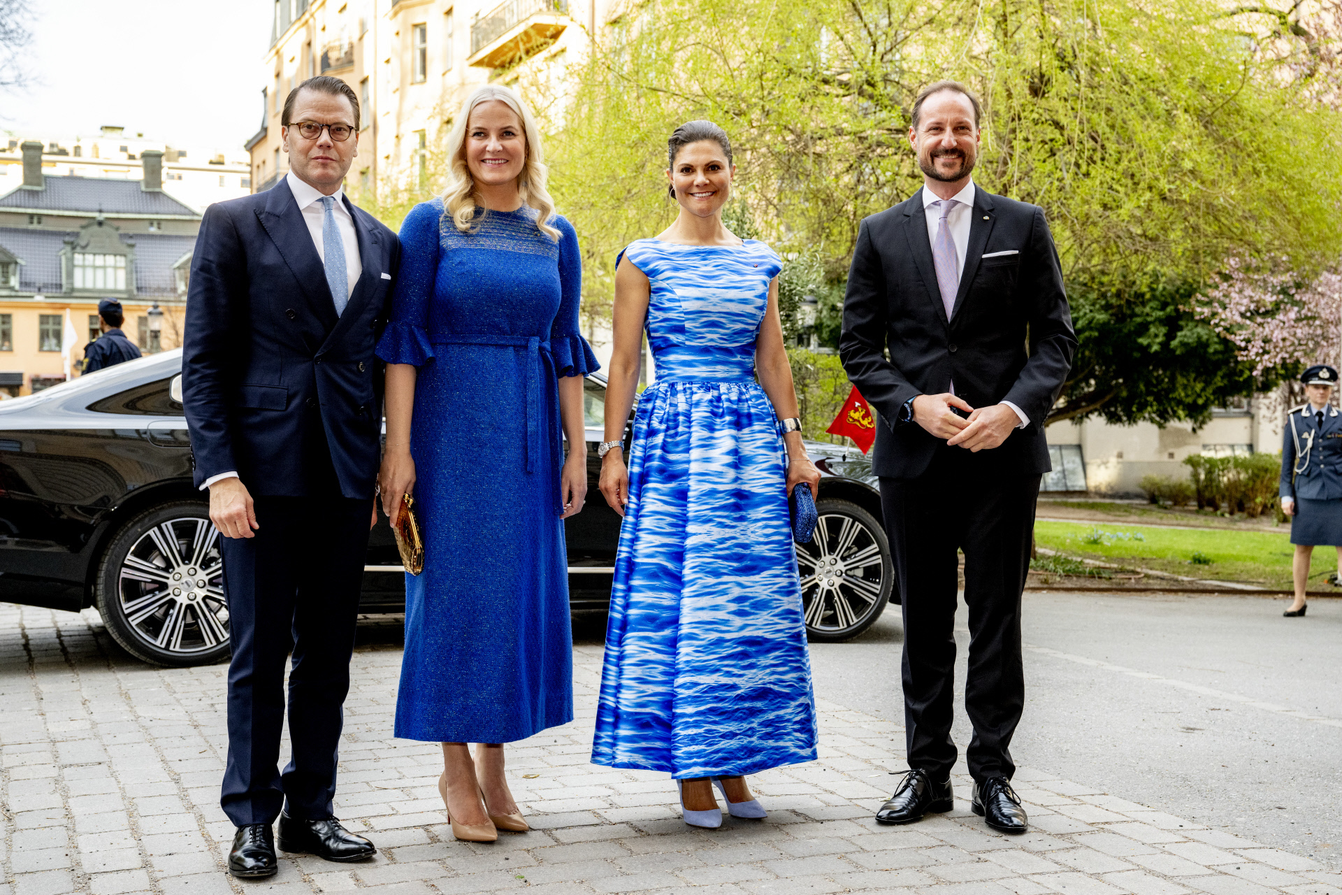 La princesa  Victoria de Suecia y la princesa Mette-Marit  y sus consortes en Estocolmo.
