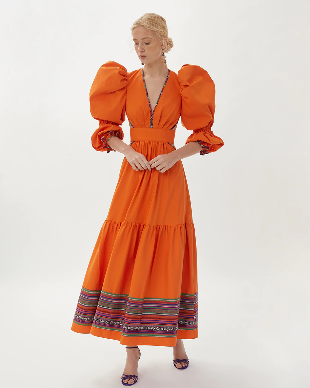 Vestido midi naranja con detalle mexicano knippe.